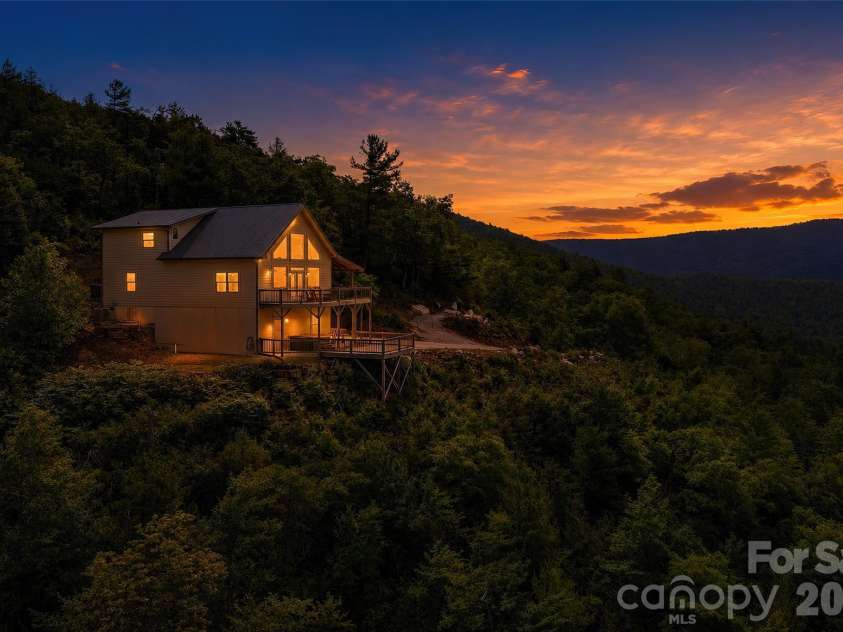 25 Forest Drive, Marion, NC 28752.  MLS# CAR4393492, YatesRealty ID 35484. 
