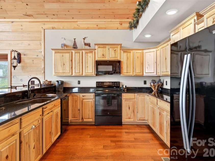 25 Forest Drive, Marion, NC 28752.  MLS# CAR4393492, YatesRealty ID 35484. 
