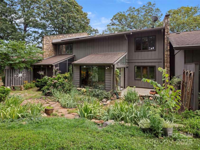 102 Crowfields Drive, Asheville, NC 28803.  MLS# CAR4294442, YatesRealty ID 35487. 