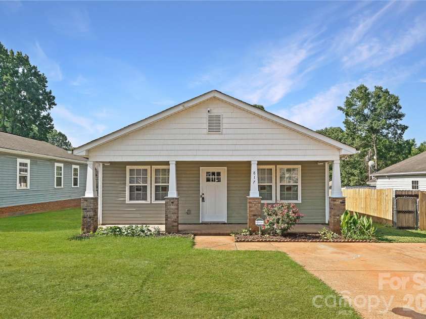 817 Wainwright Avenue, Charlotte, NC 28206.  MLS# CAR4394266, YatesRealty ID 35487. 