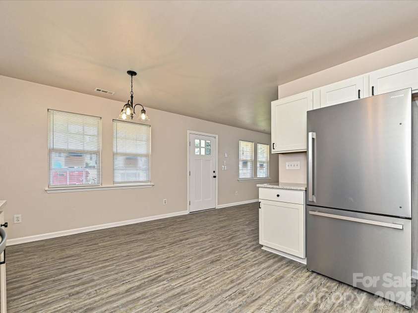817 Wainwright Avenue, Charlotte, NC 28206.  MLS# CAR4394266, YatesRealty ID 35487. Kitchen and Dining