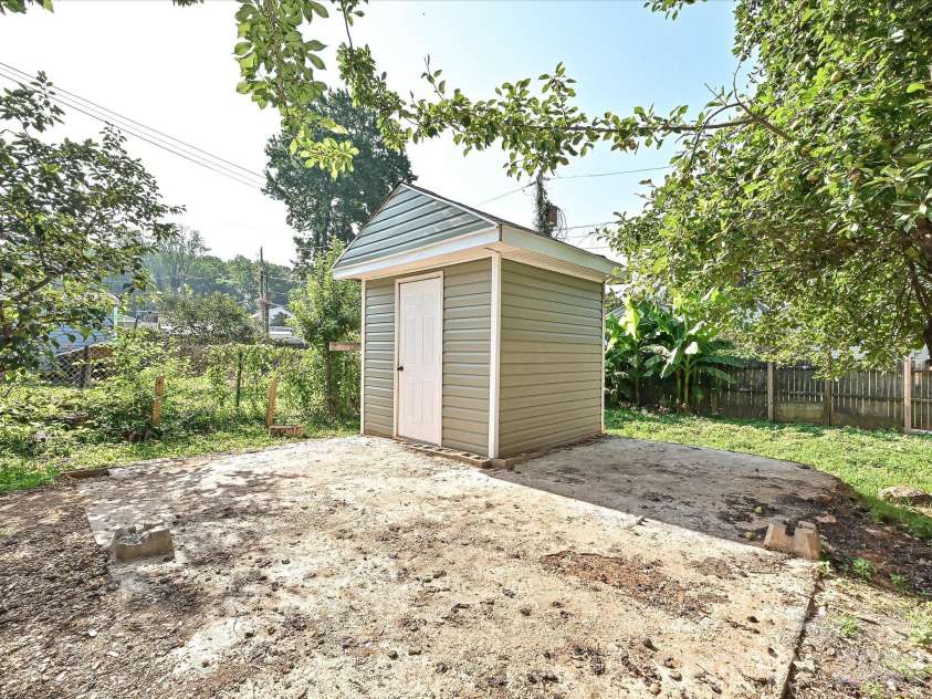 817 Wainwright Avenue, Charlotte, NC 28206.  MLS# CAR4394266, YatesRealty ID 35487. Shed