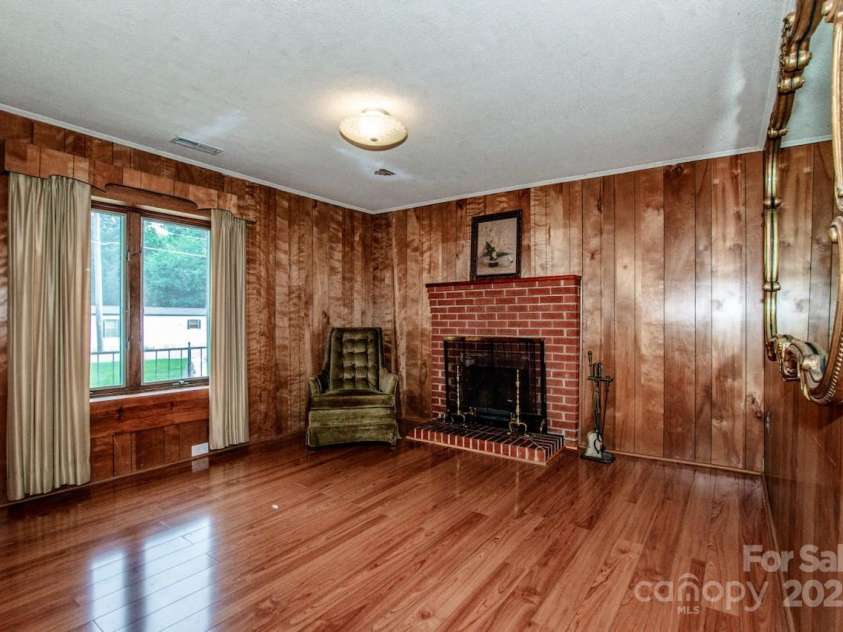 155 Parkertown Road, Mooresville, NC 28115.  MLS# CAR4295452, YatesRealty ID 35488. 