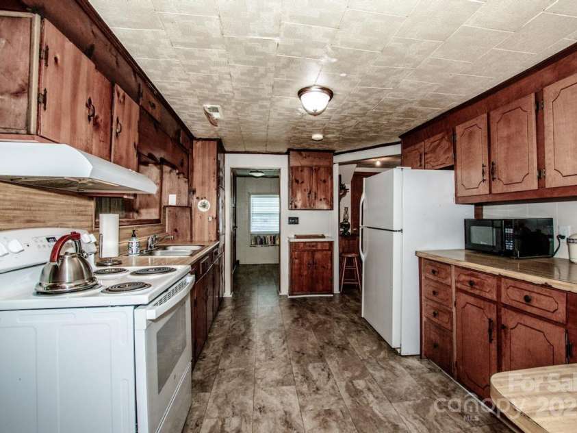 155 Parkertown Road, Mooresville, NC 28115.  MLS# CAR4295452, YatesRealty ID 35488. 