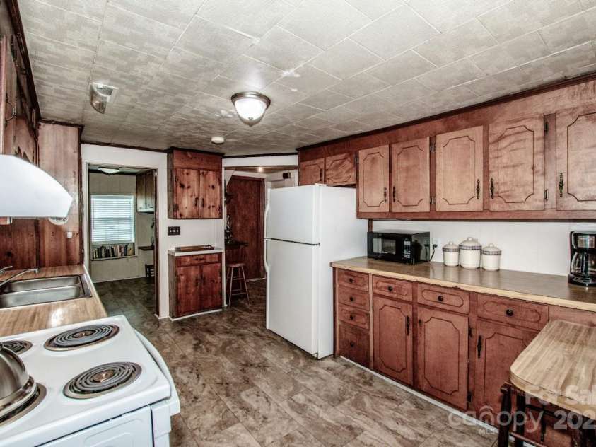 155 Parkertown Road, Mooresville, NC 28115.  MLS# CAR4295452, YatesRealty ID 35488. 