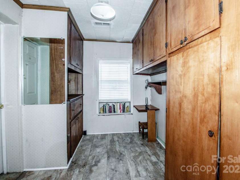 155 Parkertown Road, Mooresville, NC 28115.  MLS# CAR4295452, YatesRealty ID 35488. 