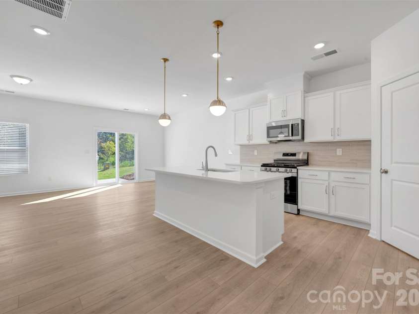 781 Kitfox Drive, Concord, NC 28027.  MLS# CAR4391069, YatesRealty ID 35489. Kitchen