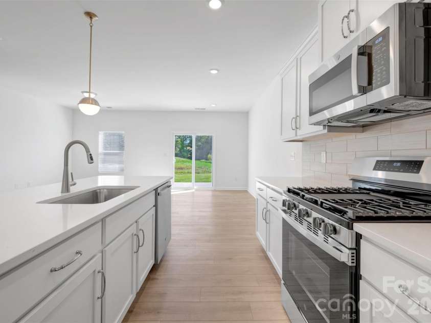 781 Kitfox Drive, Concord, NC 28027.  MLS# CAR4391069, YatesRealty ID 35489. Kitchen
