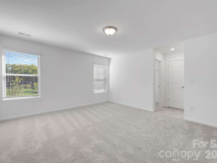 781 Kitfox Drive, Concord, NC 28027.  MLS# CAR4391069, YatesRealty ID 35489. Owner's suite