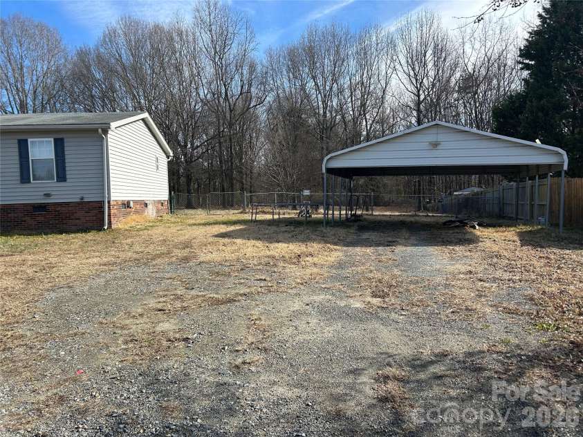 195 Cimmaron Circle, Kannapolis, NC 28081.  MLS# CAR4338517, YatesRealty ID 3549. 