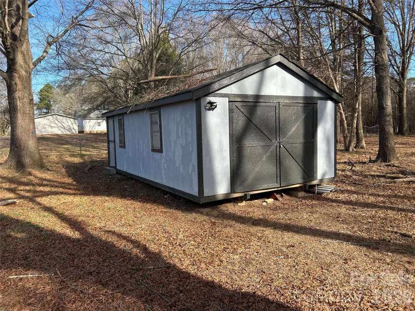 195 Cimmaron Circle, Kannapolis, NC 28081.  MLS# CAR4338517, YatesRealty ID 3549. 