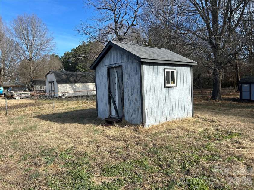 195 Cimmaron Circle, Kannapolis, NC 28081.  MLS# CAR4338517, YatesRealty ID 3549. 