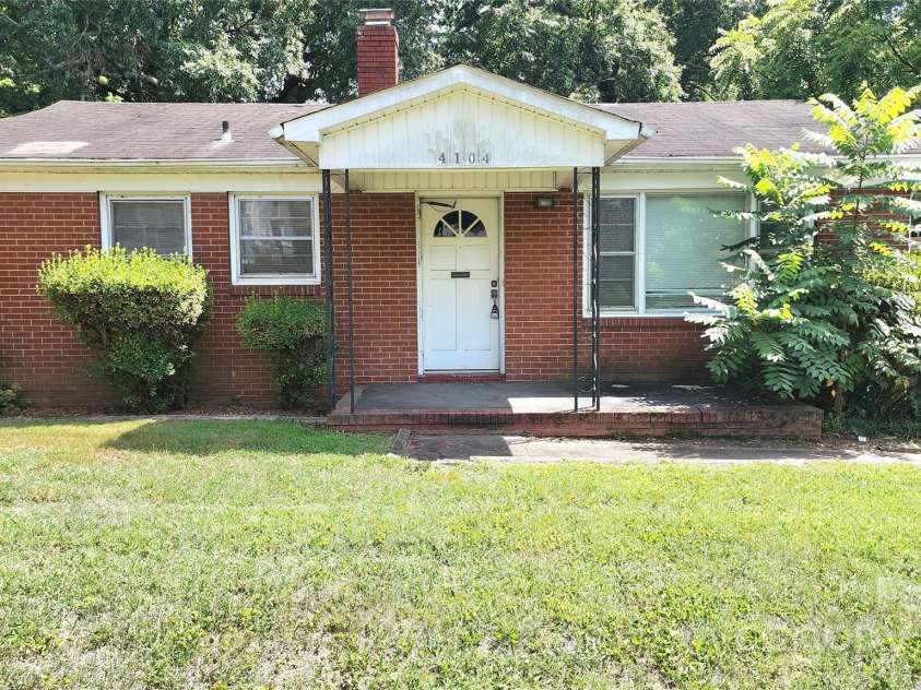 4104 Dinglewood Avenue, Charlotte, NC 28205.  MLS# CAR4239709, YatesRealty ID 3549. 