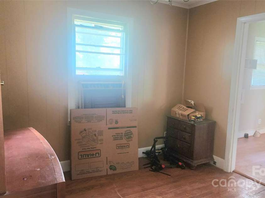4104 Dinglewood Avenue, Charlotte, NC 28205.  MLS# CAR4239709, YatesRealty ID 3549. 