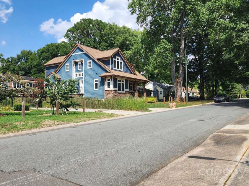 4104 Dinglewood Avenue, Charlotte, NC 28205.  MLS# CAR4239709, YatesRealty ID 3549. 