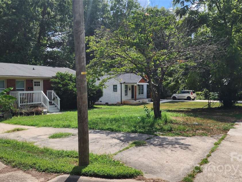 4104 Dinglewood Avenue, Charlotte, NC 28205.  MLS# CAR4239709, YatesRealty ID 3549. 