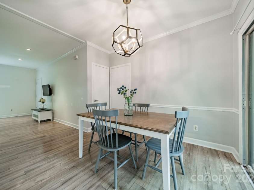 5927 Quail Hollow Road, Charlotte, NC 28210.  MLS# CAR4260854, YatesRealty ID 3549. 
