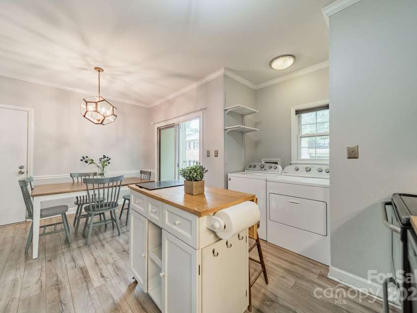 5927 Quail Hollow Road, Charlotte, NC 28210.  MLS# CAR4260854, YatesRealty ID 3549. 