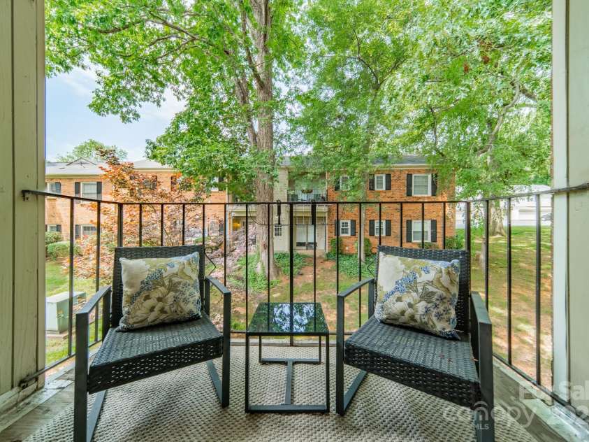 5927 Quail Hollow Road, Charlotte, NC 28210.  MLS# CAR4260854, YatesRealty ID 3549. 