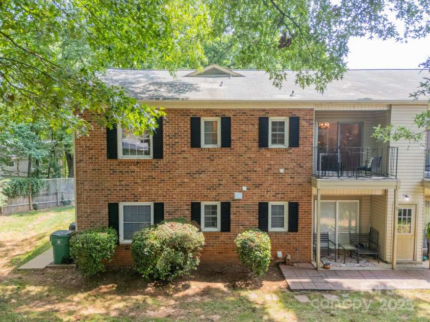 5927 Quail Hollow Road, Charlotte, NC 28210.  MLS# CAR4260854, YatesRealty ID 3549. 