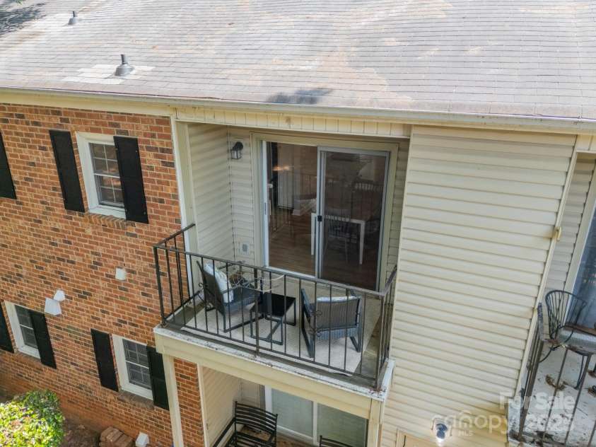 5927 Quail Hollow Road, Charlotte, NC 28210.  MLS# CAR4260854, YatesRealty ID 3549. 