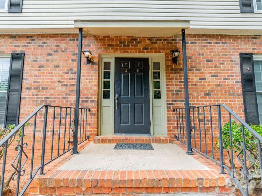 5927 Quail Hollow Road, Charlotte, NC 28210.  MLS# CAR4260854, YatesRealty ID 3549. 