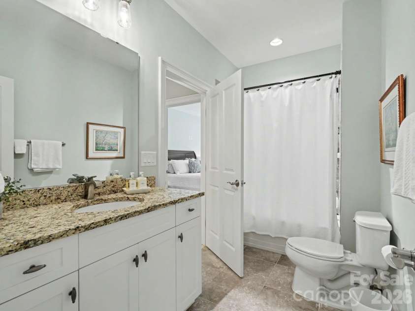 10530 Sweetleaf Place, Charlotte, NC 28278.  MLS# CAR4399864, YatesRealty ID 35490. Attached bath.