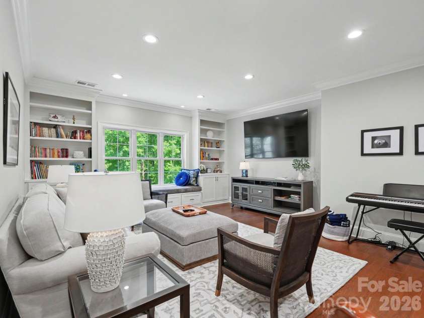 10530 Sweetleaf Place, Charlotte, NC 28278.  MLS# CAR4399864, YatesRealty ID 35490. More custom built-ins.