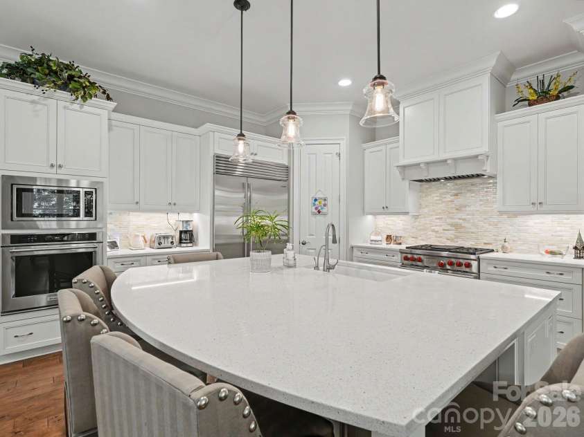 10530 Sweetleaf Place, Charlotte, NC 28278.  MLS# CAR4399864, YatesRealty ID 35490. Two ovens in kitchen.