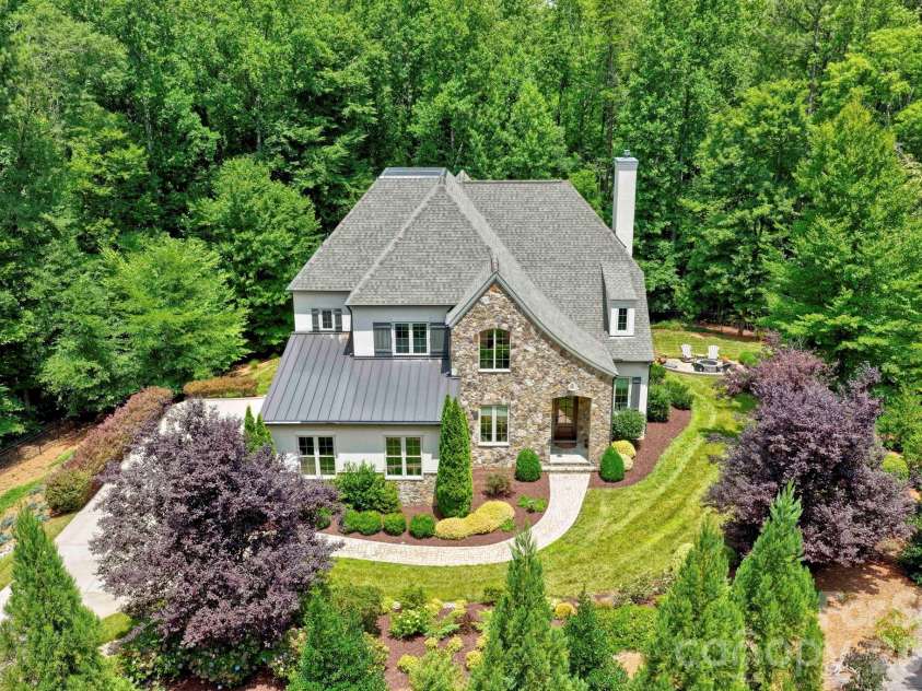 10530 Sweetleaf Place, Charlotte, NC 28278.  MLS# CAR4399864, YatesRealty ID 35490. Welcome home!