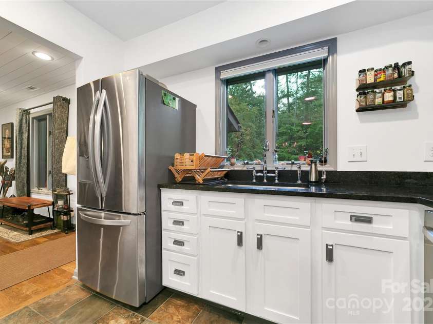 167 Essex Circle, Brevard, NC 28712.  MLS# CAR4294920, YatesRealty ID 35490. 