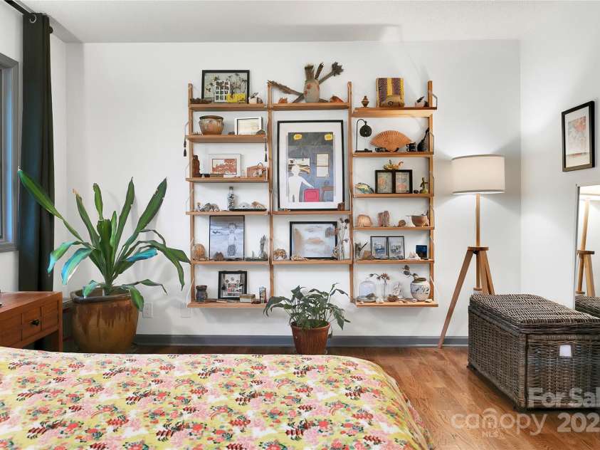 167 Essex Circle, Brevard, NC 28712.  MLS# CAR4294920, YatesRealty ID 35490. 