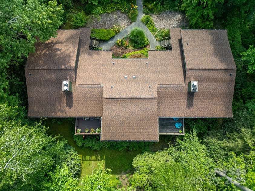 167 Essex Circle, Brevard, NC 28712.  MLS# CAR4294920, YatesRealty ID 35490. 