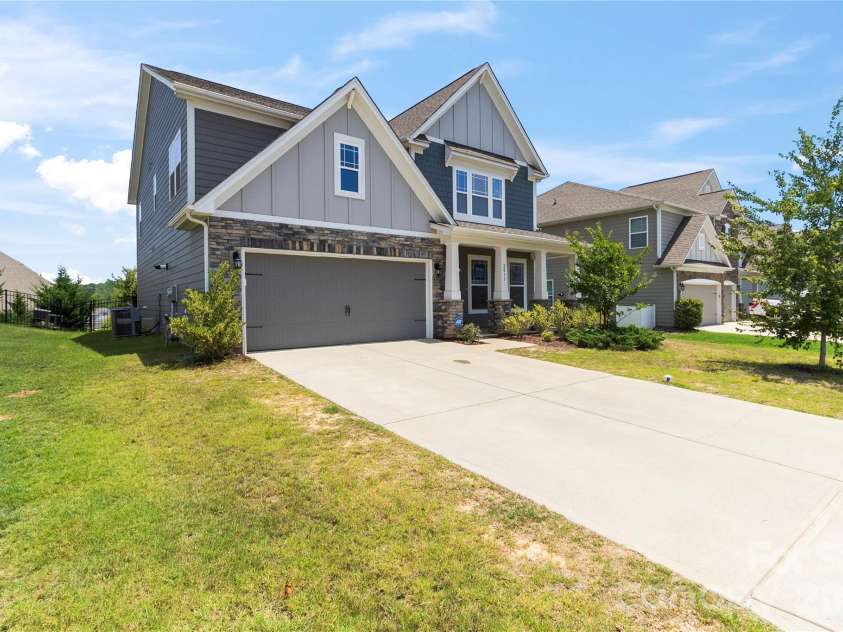 2011 Saddlebred Drive, Iron Station, NC 28080.  MLS# CAR4399891, YatesRealty ID 35492. 