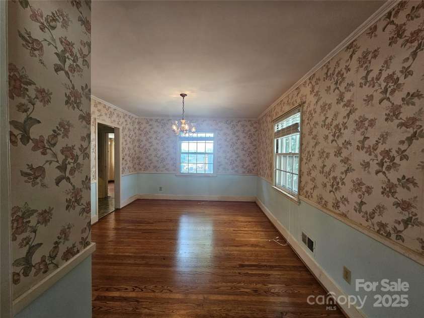 610 Washington Street, Shelby, NC 28150.  MLS# CAR4297722, YatesRealty ID 35493. 