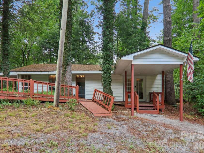61 Bo Diddly Lane, Cedar Mountain, NC 28718.  MLS# CAR4399464, YatesRealty ID 35495. 