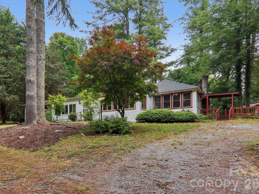 61 Bo Diddly Lane, Cedar Mountain, NC 28718.  MLS# CAR4399464, YatesRealty ID 35495. 