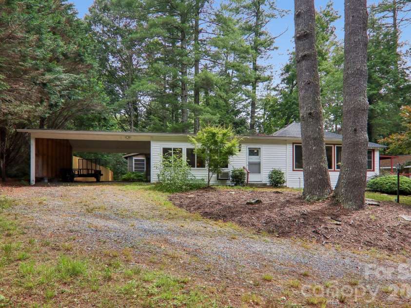61 Bo Diddly Lane, Cedar Mountain, NC 28718.  MLS# CAR4399464, YatesRealty ID 35495. 