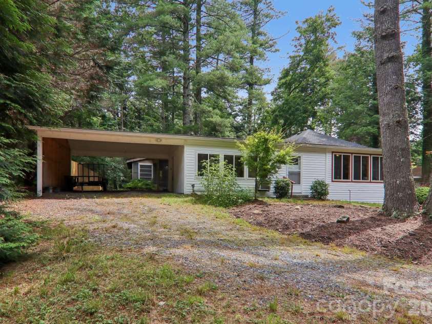 61 Bo Diddly Lane, Cedar Mountain, NC 28718.  MLS# CAR4399464, YatesRealty ID 35495. 