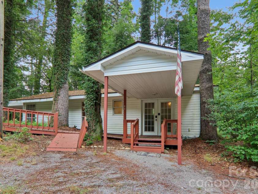 61 Bo Diddly Lane, Cedar Mountain, NC 28718.  MLS# CAR4399464, YatesRealty ID 35495. 