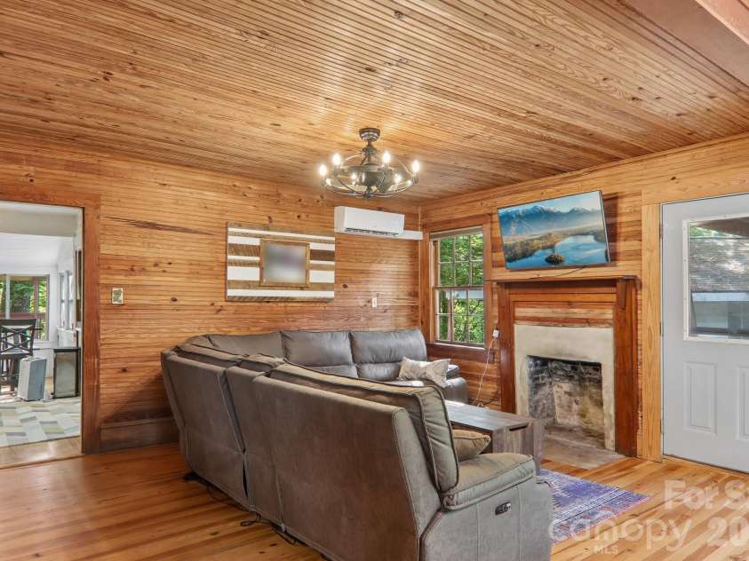 61 Bo Diddly Lane, Cedar Mountain, NC 28718.  MLS# CAR4399464, YatesRealty ID 35495. 