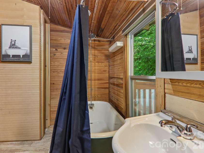 61 Bo Diddly Lane, Cedar Mountain, NC 28718.  MLS# CAR4399464, YatesRealty ID 35495. 