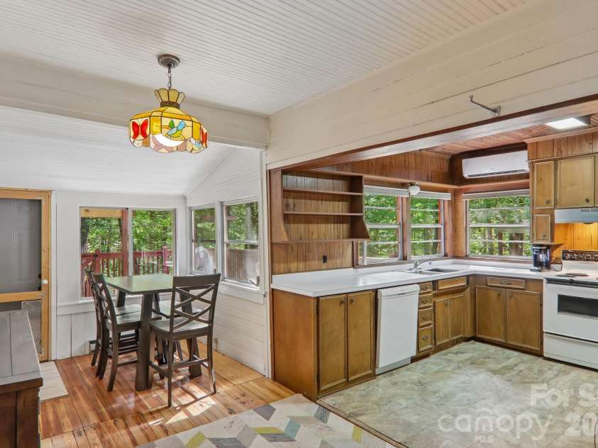 61 Bo Diddly Lane, Cedar Mountain, NC 28718.  MLS# CAR4399464, YatesRealty ID 35495. 