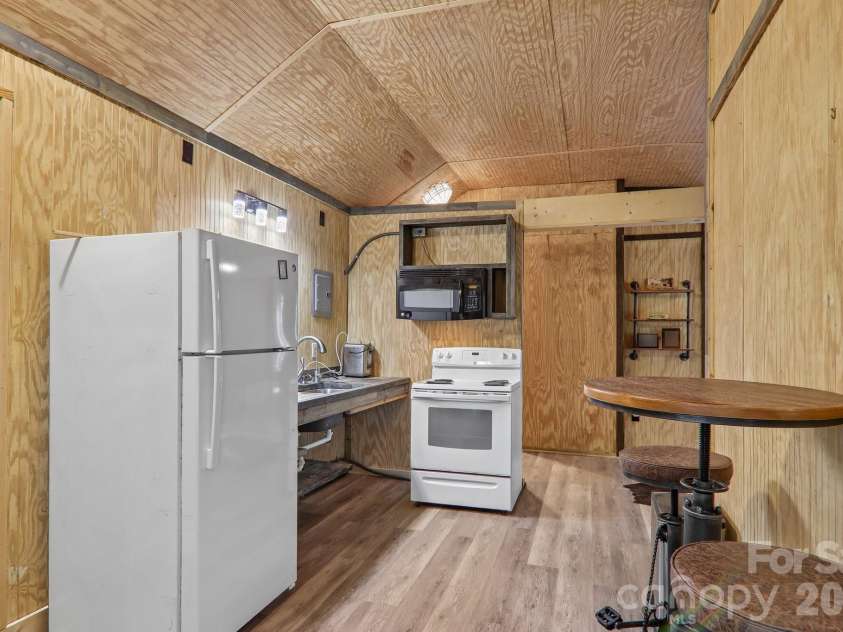 61 Bo Diddly Lane, Cedar Mountain, NC 28718.  MLS# CAR4399464, YatesRealty ID 35495. 