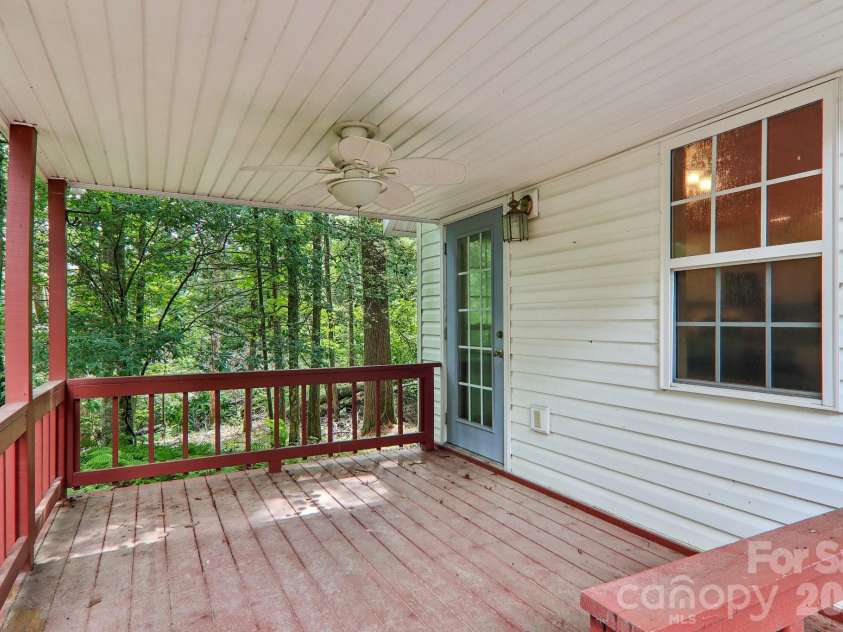 61 Bo Diddly Lane, Cedar Mountain, NC 28718.  MLS# CAR4399464, YatesRealty ID 35495. 