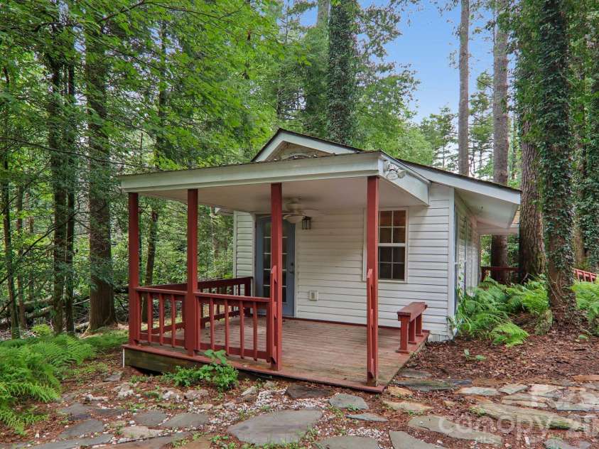 61 Bo Diddly Lane, Cedar Mountain, NC 28718.  MLS# CAR4399464, YatesRealty ID 35495. 