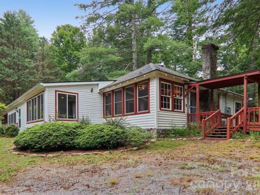 61 Bo Diddly Lane, Cedar Mountain, NC 28718.  MLS# CAR4399464, YatesRealty ID 35495. 