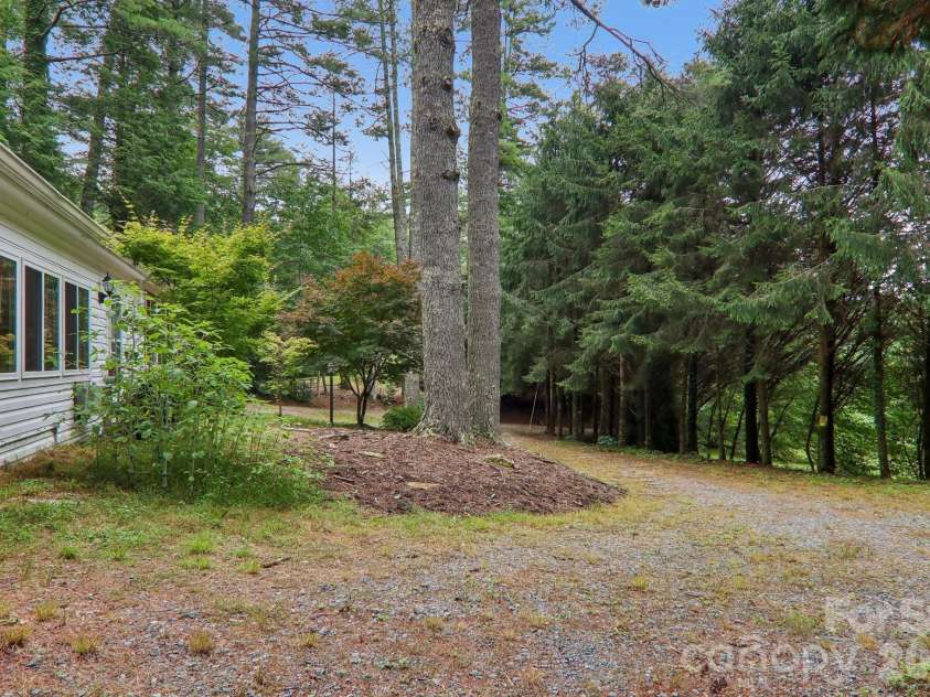 61 Bo Diddly Lane, Cedar Mountain, NC 28718.  MLS# CAR4399464, YatesRealty ID 35495. 