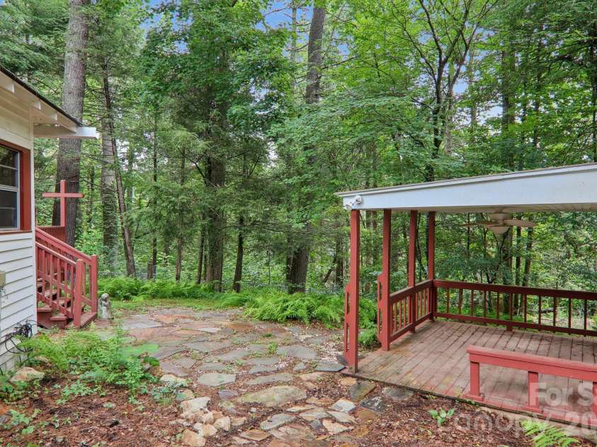 61 Bo Diddly Lane, Cedar Mountain, NC 28718.  MLS# CAR4399464, YatesRealty ID 35495. 