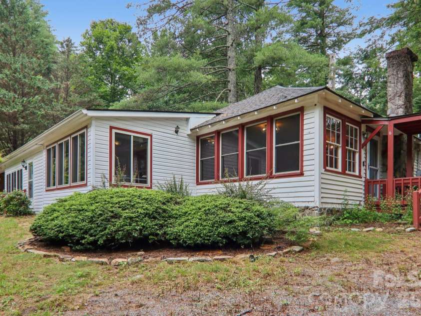 61 Bo Diddly Lane, Cedar Mountain, NC 28718.  MLS# CAR4399464, YatesRealty ID 35495. 